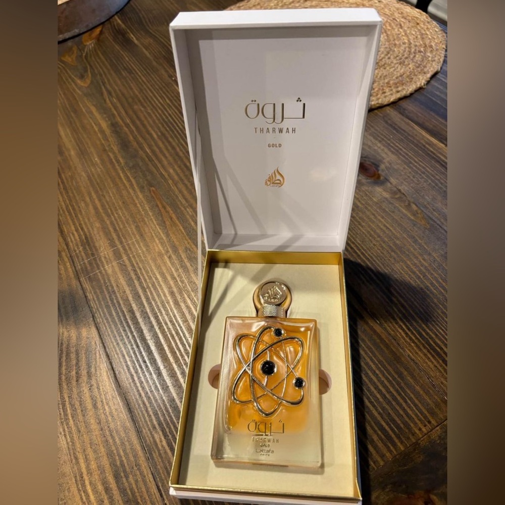 Lattafa Tharwah Gold EAU de Parfum women fragrance